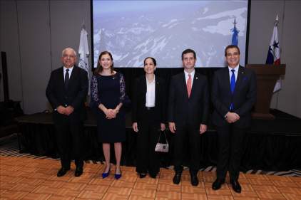 Magistrados de la CSJ asisten a acto conmemorativo de la República de Argentina