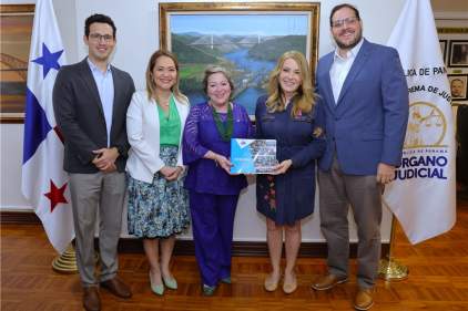 Junta Nacional de Escrutinio 2024 entrega Memoria a Presidenta de la CSJ