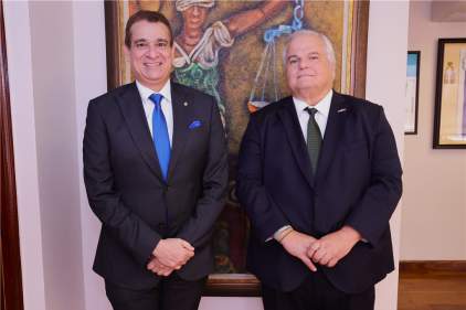 Magistrado Vásquez Reyes recibe visita de cortesía del Embajador de Portugal
