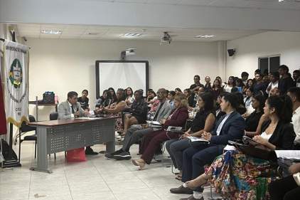 Comisión distrital visita Centro Regional Universitario de Coclé para divulgar avances del nuevo Código Procesal Civil