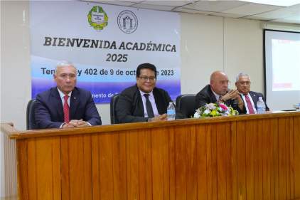 Magdo. Arrocha Osorio expone en la Universidad de Panamá sobre el nuevo Código Procesal Civil a estudiantes de derecho