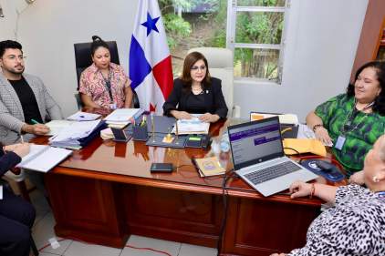 Magistrada Ariadne García se reúne con la Dirección de Estadísticas Judiciales