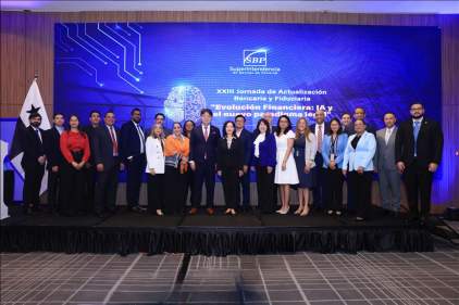 Servidores judiciales se capacitan en temas financieros, operaciones bancarias y la inteligencia artificial
