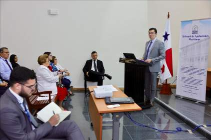 Funcionarios de la jurisdicción marítima participan en conversatorio como parte de la educación continua