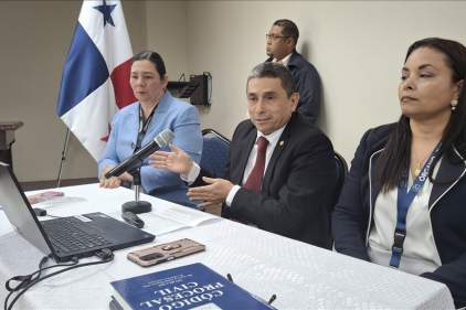 Comisión Distrital de Divulgación del Nuevo Código Procesal Civil se reúne con abogados en Coclé