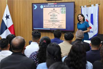 Magistrada Maribel Cornejo Batista participa como expositora en la Semana del Derecho 2025 de la UDI   