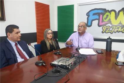 Servidores judiciales exponen aspectos del Código Procesal Civil en el programa radial 'Despierta Informado' en Herrera
