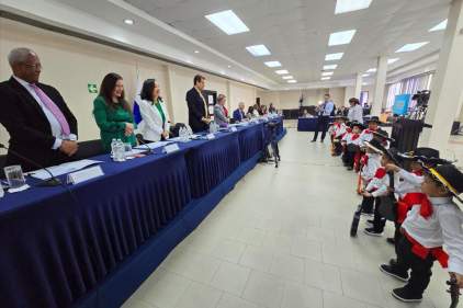 Niños y niñas del Cecredin agasajan a las Magistradas de la CSJ con serenatas en conmemoración del Día de las Madres