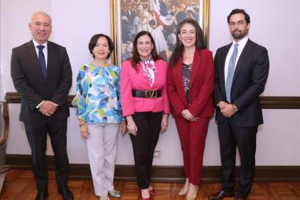 Directivos de la CSJ reciben la visita de cortesía de la Representante del BID en Panamá