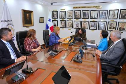 Junta Directiva de la CSJ sostiene primera reunión con los miembros del Consejo de Administración de la Carrera Judicial