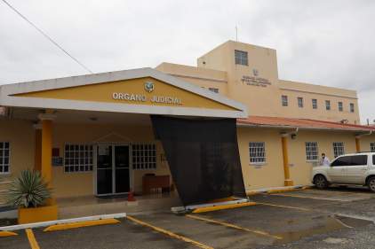 Detención provisional para dos ciudadanos por presunto homicidio y violencia doméstica en Bocas del Toro