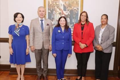 Coordinadora Residente de Naciones Unidas visita a magistrados de la Junta Directiva de la CSJ