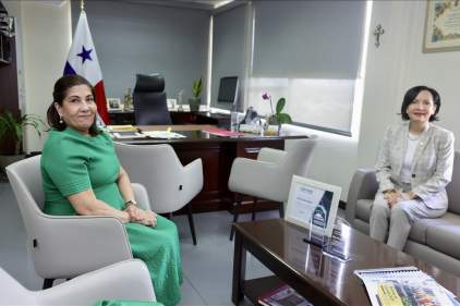 Magistrada Maribel Cornejo Batista se reúne con la Procuradora de la Administración