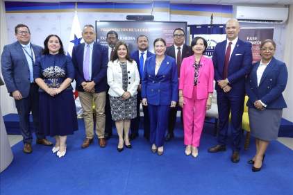 Magistradas de la CSJ participan en presentación de obra sobre la Fase Intermedia del Sistema Penal Panameño