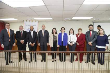 Magistrados de la CSJ asisten a ceremonia de instalación de las nuevas autoridades de la Facultad de Derecho de la UP