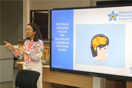 Servidores judiciales y administrativos reciben charla de concienciación sobre el Alzheimer