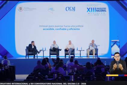 Magistrado Arrocha Osorio expone sobre inteligencia artificial en el sistema de justicia durante panel internacional