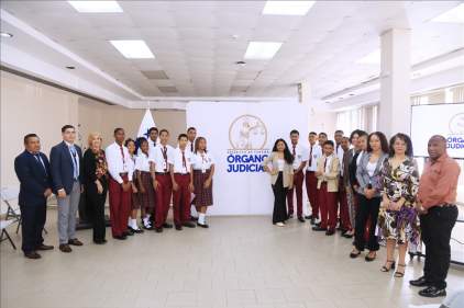 Estudiantes colonenses conocen el funcionamiento de la Corte Suprema de Justicia