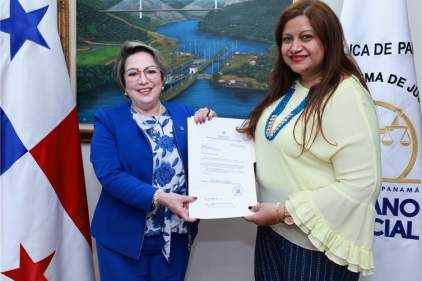 PRESIDENTA DE CORTE RECIBE RESULTADOS DE CONCURSO PARA CARGOS DE DEFENSOR DE INTEGRIDAD Y TRANSPARENCIA