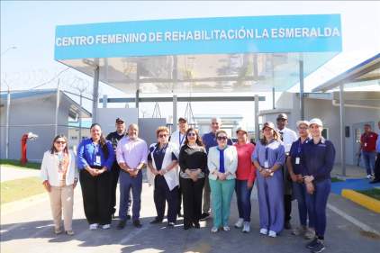 Magistradas de la CSJ realizan recorrido al nuevo Centro Femenino de Rehabilitación “La Esmeralda”
