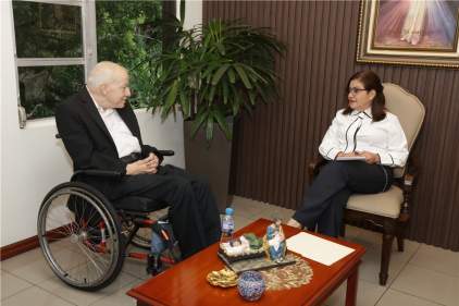 Magistrada Ariadne Maribel García Angulo recibe visita de cortesía de representante de SENADIS