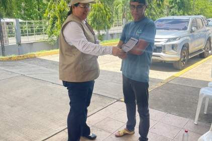 Servidores judiciales y facilitadores orientan a residentes de Pesé en materia civil