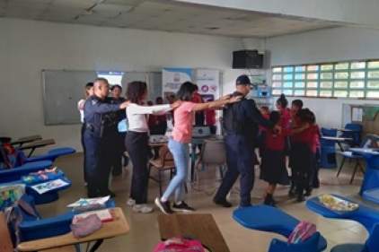 Estudiantes de la Escuela José Pobre, en Cacique, reciben sensibilización en temas de interés