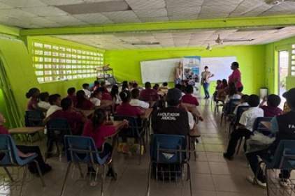 Estudiantes del C.E.B.G. José Sotero Angulo de Chimán reciben charla sobre el bullying y cómo actuar ante él