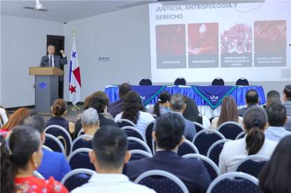 Magistrado Olmedo Arrocha Osorio expone en la UMECIT las innovaciones del Código Procesal Civil
