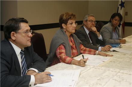 reunion_troitio_etica_2_440x293.jpg