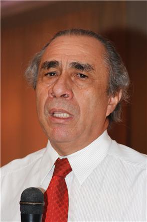 jose_luis_cedeo_director_regional_chitre_293x440.jpg