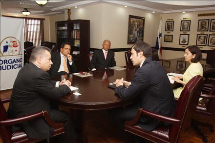 fotoww_440x293.jpg