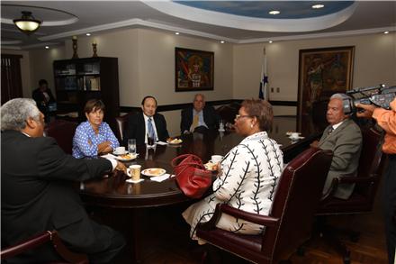ABOGADOS img_4038_440x293.jpg