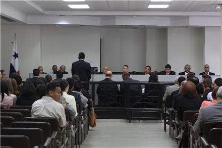 AUDIENCIA img_5813_440x293.jpg
